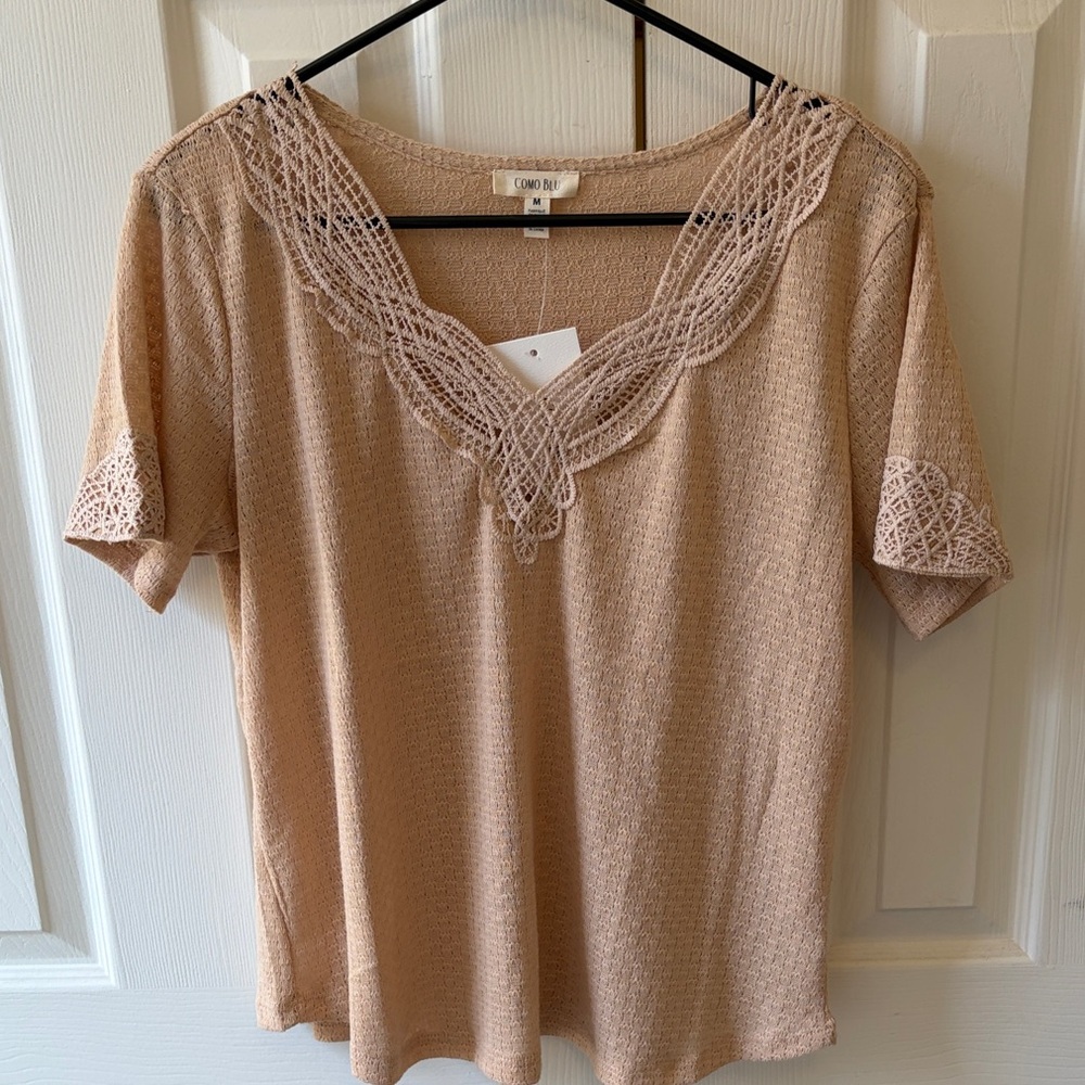 Como Blu Short Sleeve Lace Trim Tee in Blush Tan
